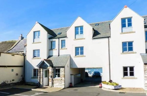 Newton Stewart Cottage | The Clamshell