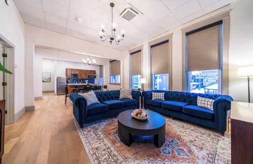 Sedalia Apartment | The Conservatory Suite - Huge, Luxury 3-Bedroom Apartment in Downtown Sedalia