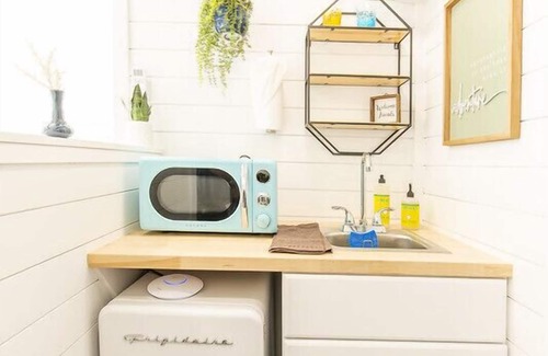 Johnson City House | The Container Retreat @ 290 Wine Trail #9