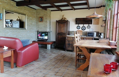 Zonnemaire Cottage | The Cottage is a detached holiday house at the foot of a dike with panorama view