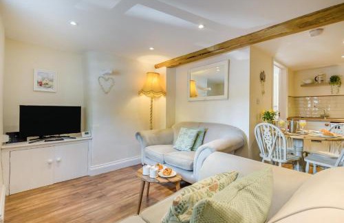 Winchcombe House | The Cottage - Vineyard Street