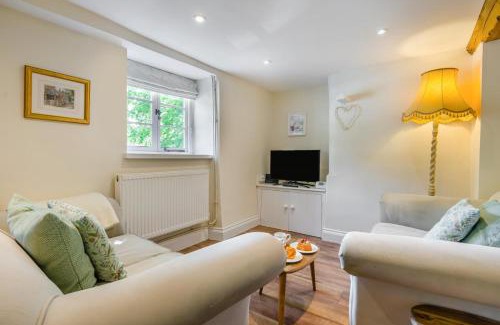 Winchcombe House | The Cottage - Vineyard Street