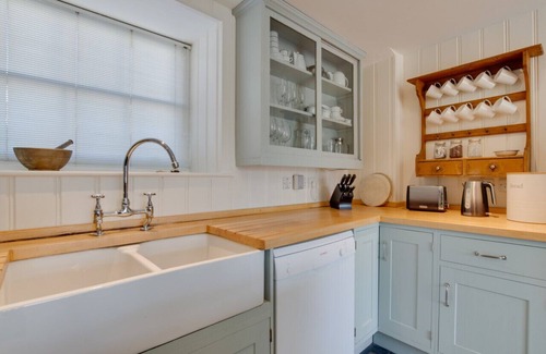 West Bay House | The Counting House - Four Bedroom House, Sleeps 6