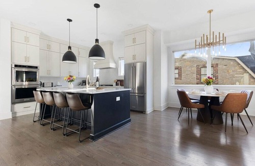 Hope Gardens House | The Cowboy - Luxury Home w/Hot Tub & Sauna!