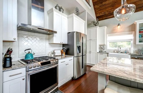 Marble Cabin | The Cozzi Lodge, a mountain retreat with all the comforts of a modern chalet.