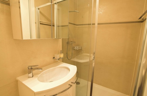 Leukerbad Apartment | The Cristal apartment house is situated in a quiet, sunny and central location