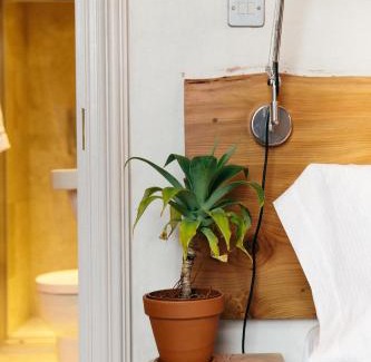 Whitechapel Hotel | The Culpeper Bedrooms