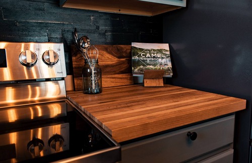 Rangeley House | THE DAM CAMP-Modern, cozy house minutes from downtown Rangeley & pet friendly 🐶