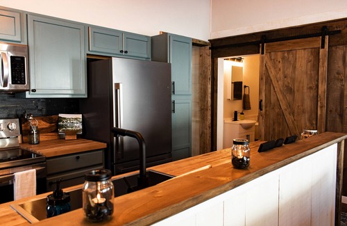 Rangeley House | THE DAM CAMP-Modern, cozy house minutes from downtown Rangeley & pet friendly 🐶