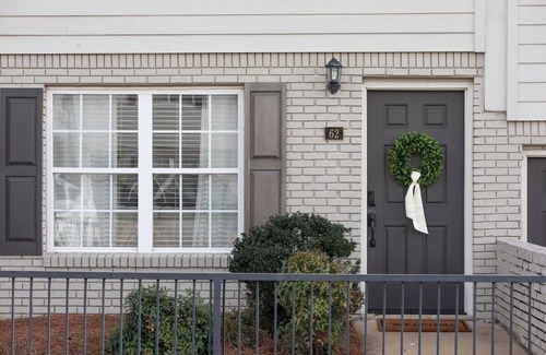 Oxford Condo | The Daphne, Stylish 2BR by Velvet Ditch Villas