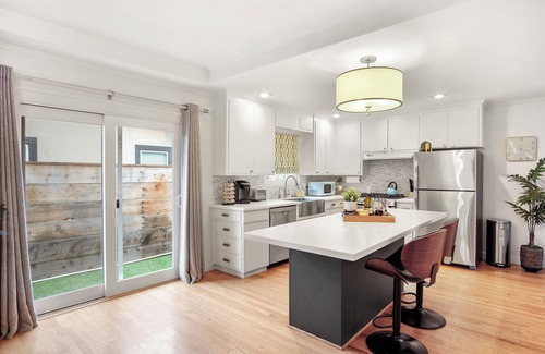 Modesto House | The Dazey Oasis I Pool