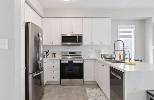 Ajax House | The Devineridge Executive House