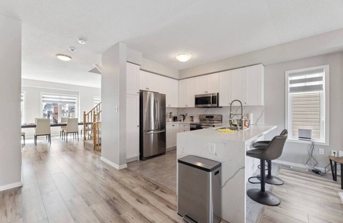 Ajax House | The Devineridge Executive House