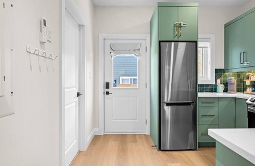 Fairfield Apartment | The Dior GuestHouse - 1BR - New Built - Wifi