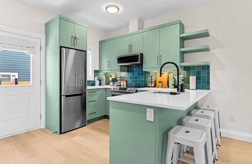 Fairfield Apartment | The Dior GuestHouse - 1BR - New Built - Wifi