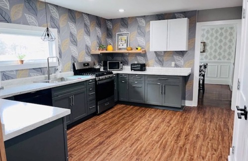 Hamburg House | The Dorothy Flat @ Footprint Farms