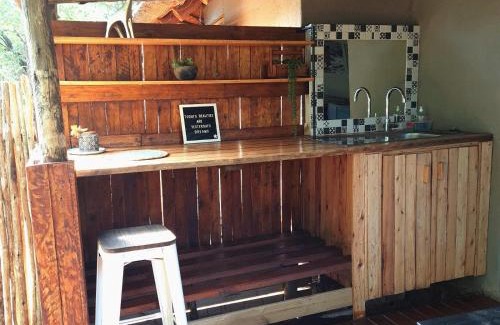 Hoedspruit Cabin | The Dreamcatcher Lodge