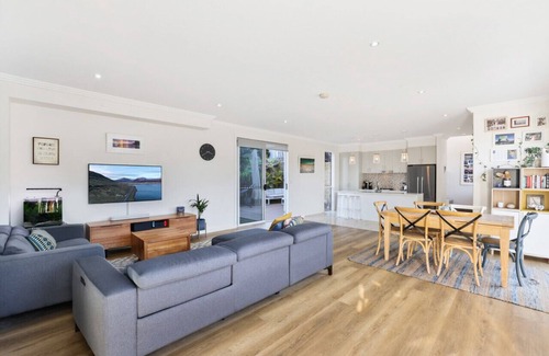 Dee Why House | The Eagles Nest - Great Position