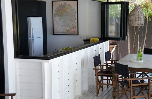 Newell House | The Edge 13 Marine Parade, Newell Beach QLD 4873