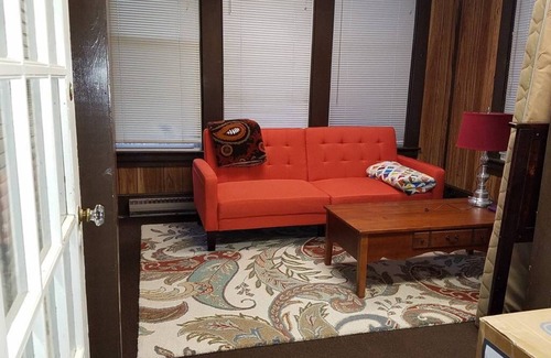Henderson Bed & Breakfast | The Eleanor on Belle - Suite 1