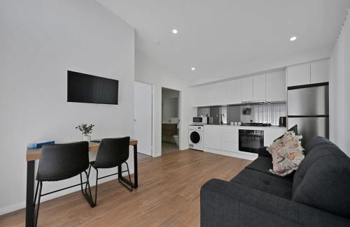 Orange Apartment | The Elm Apartments - The Green Room