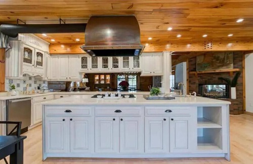 Blythewood Cabin | The Enchanted Acres Estate