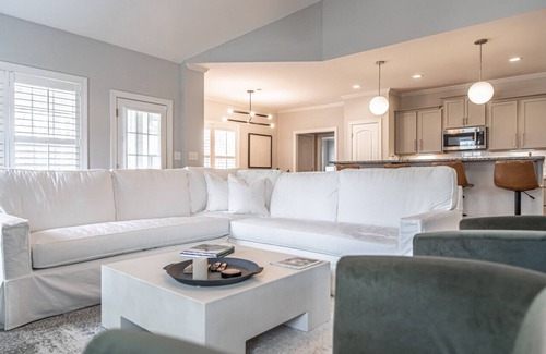 Southern Pines House | The Fairway on Crest: Luxurious Home Away from Home