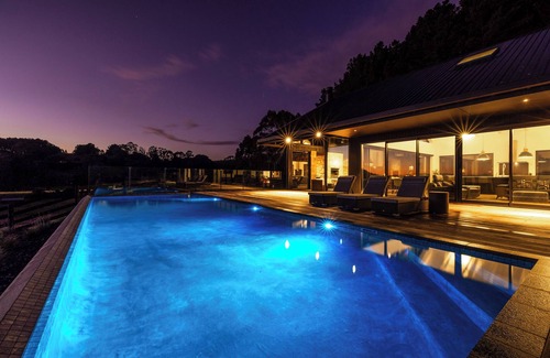 Onetangi House | THE Fairways - Coast & Country