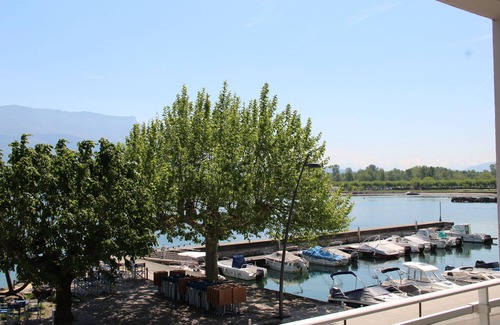 Le Bourget-du-Lac Apartment | THE FEET IN WATER