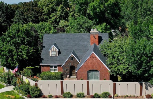 Twin Falls Bed & Breakfast | The Fillmore Inn - The Sleigh Room