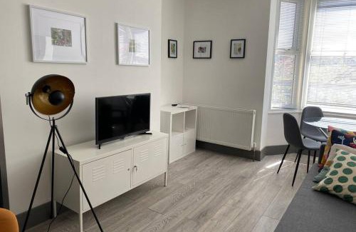 Cliftonville Apartment | The Four Bays Apartment - Cliftonville Central - By Goldex Coastal Breaks