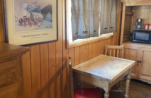 Creede Cabin | THE FRAN - WALK EVERYWHERE IN DOWNTOWN CREEDE! 1 bedroom, 1 bath (SLEEPS 2)