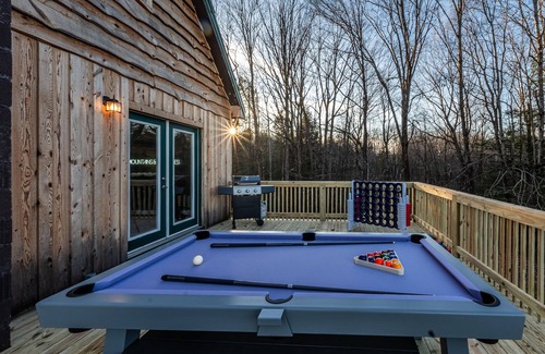 Mount Nebo Cabin | The Fun Hollow Cabin – Private Deck, Fire Pit & BBQ