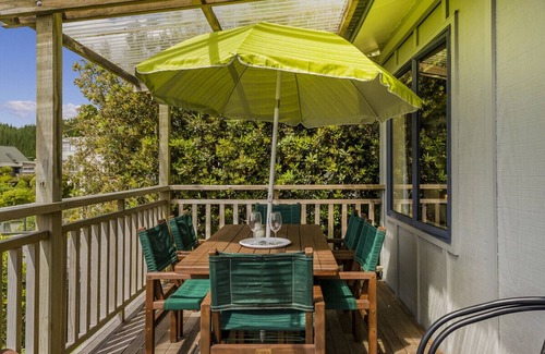 Onemana Cottage | The Gardener's Beach House - Onemana Holiday Home