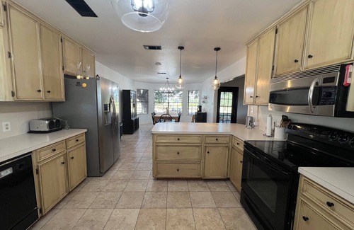 Bellville House | The Gathering House in delightful Bellville with 5-acre pond