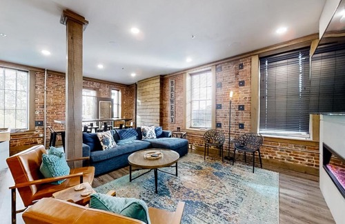 Hot Springs Hotel | The Gatsby Loft