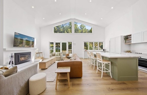 Wollombi House | The Glen - Stunning Sandstone Cottage