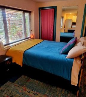 Grass Valley House | The Gold heart of Grass Valley w outdoor bathtub