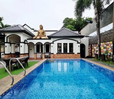 Balibago Villa | The Golden Buddha Villa