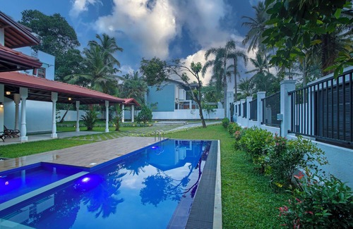 Pannipitiya House | The Grand Bliss, Kottawa, 3-bedroom villa with AC, WiFi, Private Pool, and Gym