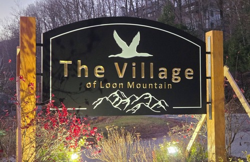 Lincoln House | The Granite Ledge: 3 bed,1.5 bath townhouse w/AC. Across from Loon MTN, Sleeps 8