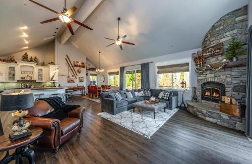 Dogwood Mountain House | The Great Escape Sunsets Hot Tub Bliss