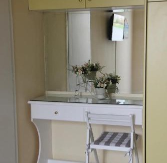 Kato Galatas Apartment | The Green Apartment, 1 min walk from Kalamaki beach