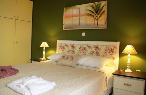 Kato Galatas Apartment | The Green Apartment, 1 min walk from Kalamaki beach