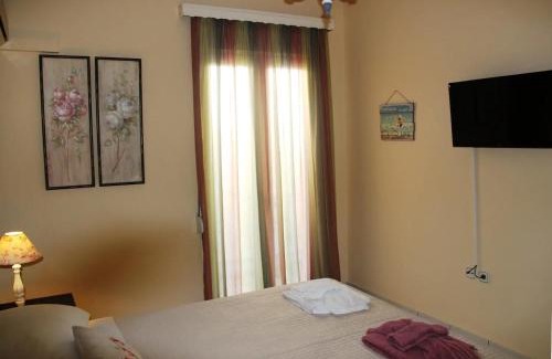 Kato Galatas Apartment | The Green Apartment, 1 min walk from Kalamaki beach