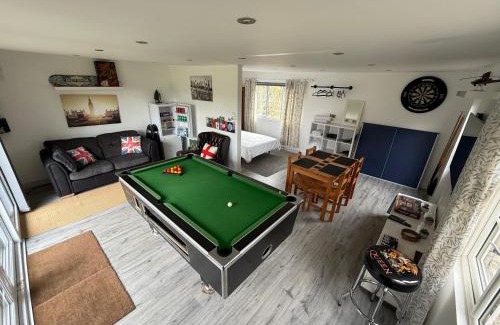 Woodstock Apartment | The Green Bus and the lodge