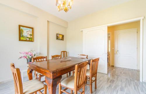 Petaleia Apartment | The Green Cottage 2