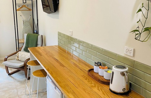 Margaret River Apartment | The Green Room. Self Contained King Suite on a beautiful property.