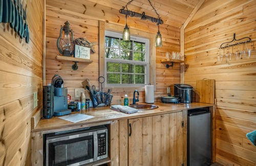 Mentone Cabin | The Green Treehouse at Little River Treehouses