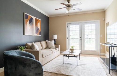 Greensboro Apartment | The Greensboro II Vibe 8746